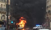 Bus Listrik Di Paris Terbakar Dengan Kobaran Api Hebat